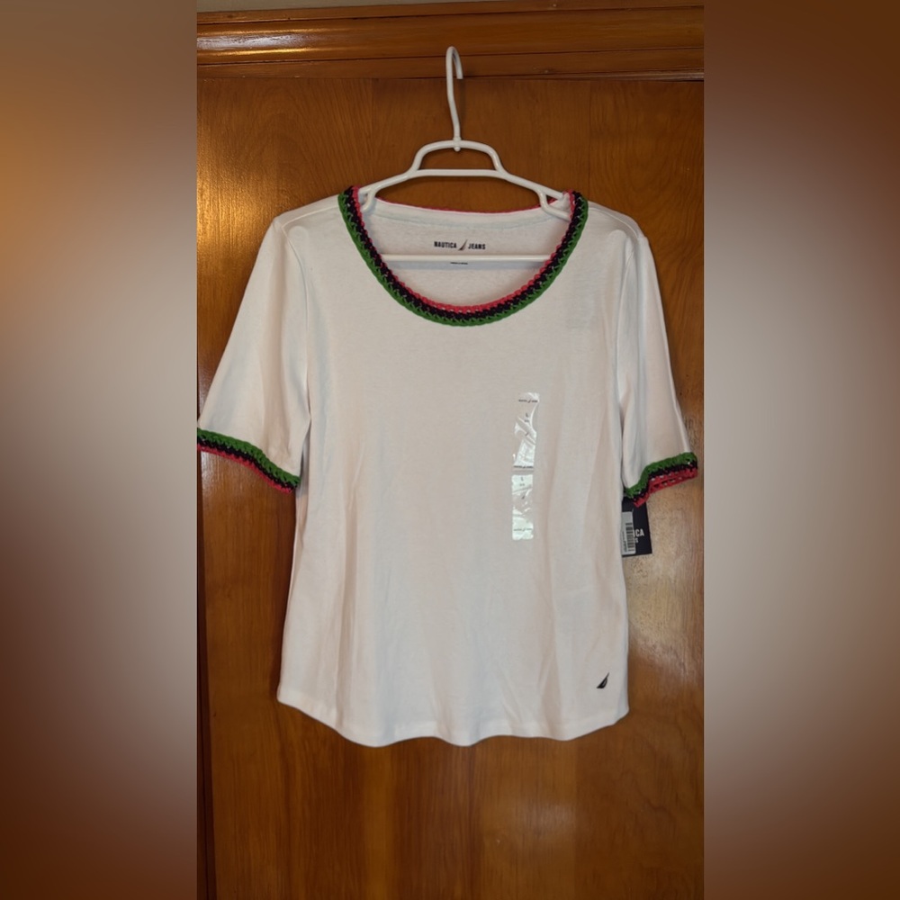 NWT -Nautica Jeans Crochet Trim Knit Tee
Size Large
